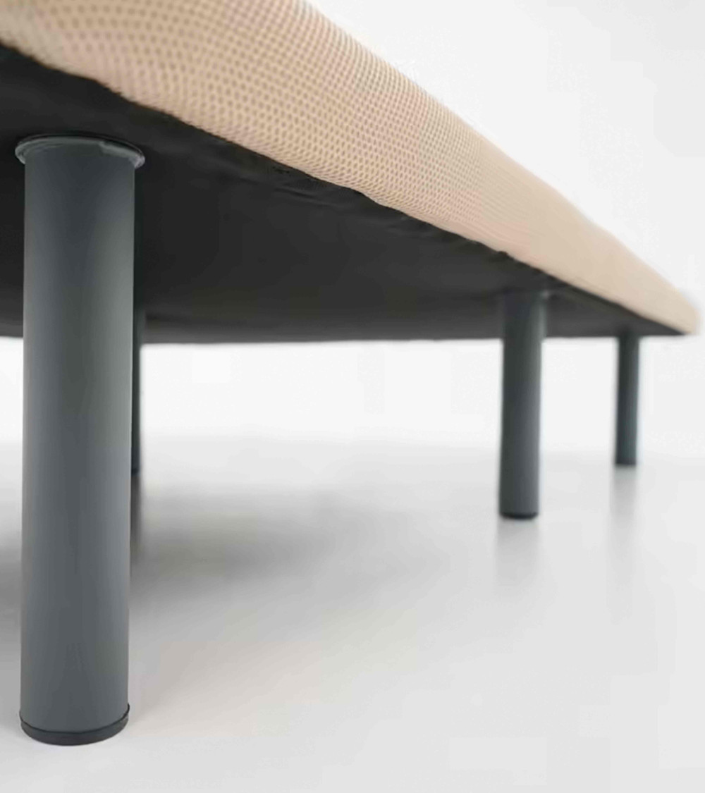Base tapizada MALLA 3D traspirable y ultrarresistente en tejido beige para cama individual o de matrimonio.